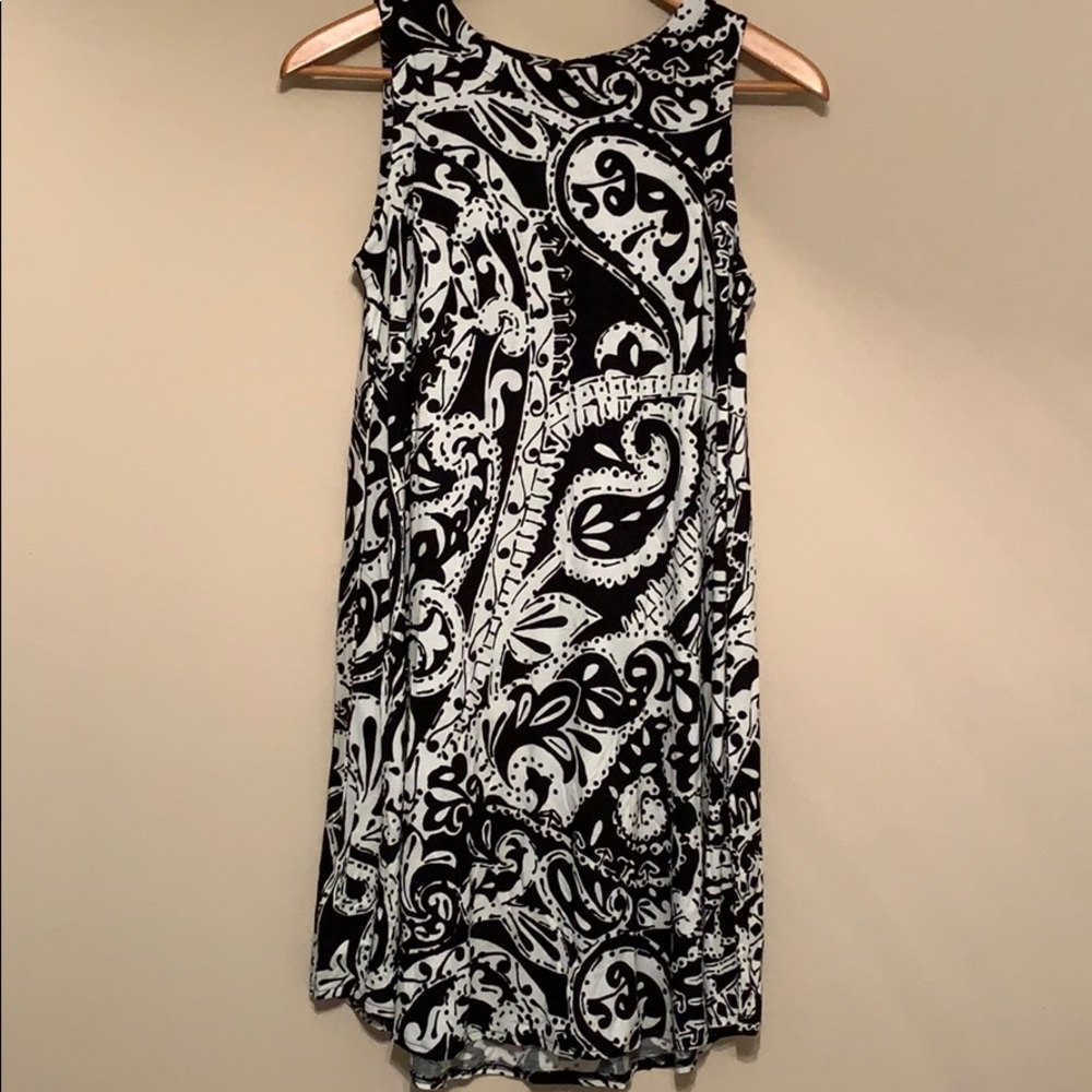 LOFT Black and Off-White Flowy Dress Size M Petite